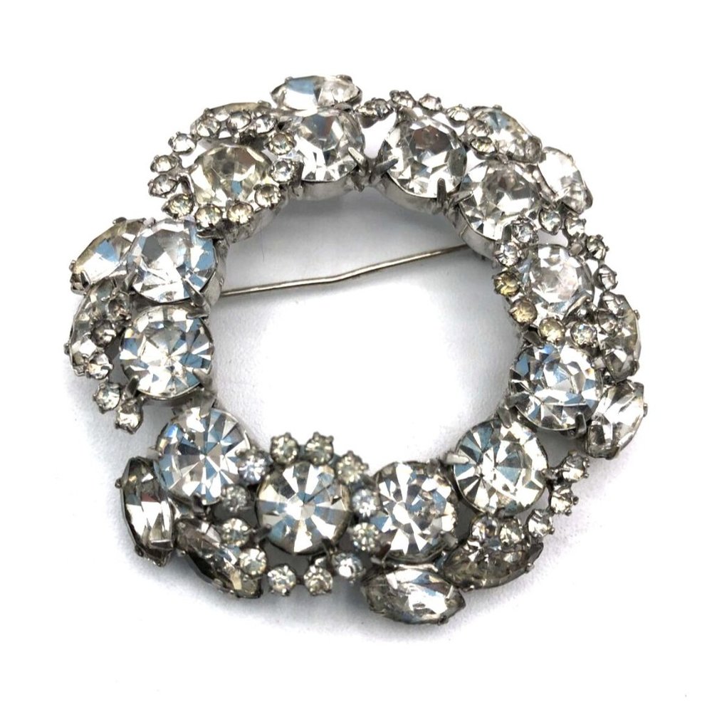 Vintage WEISS Brooch Silvertone Rhodium Rhinestones Wreath Brooch